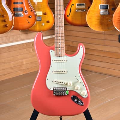 Fender Mexico '60s Stratocaster Lacquer Fiesta Red image 1