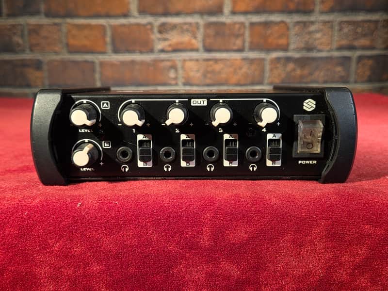 Sterling Audio SHA4 4-Channel Headphone Amplifier image 1