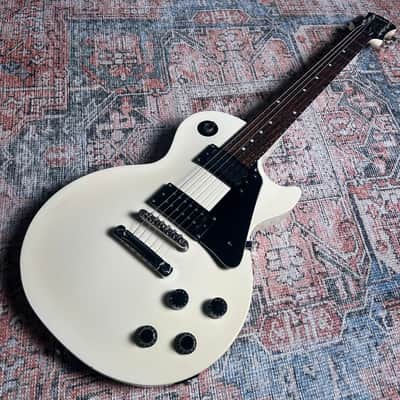 Epiphone Les Paul Studio - Alpine White W/ Gigbag image 1