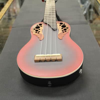 Applause by Ovation UAE20-A2  Red Burst Soprano Ukulele imagen 2