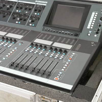 Allen & Heath iLive-T112 Console with Road Case and iDR-48 Stage Box CG012MM *ASK FOR SHIPPING* image 5