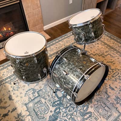 Vintage 1960's Ludwig Classic Outfit in Black Diamond Pearl with Bags - 14x20, 9x13, 16x16 image 3