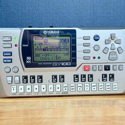 Yamaha QY100 Sequencer - Silver