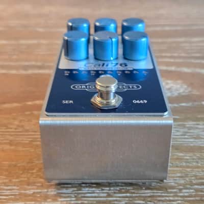 Origin Effects Cali76 Bass Compressor 2024 - Super Vintage Blue image 2