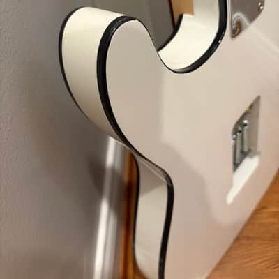 Unbranded Stratocaster partscaster - White w/black binding image 9