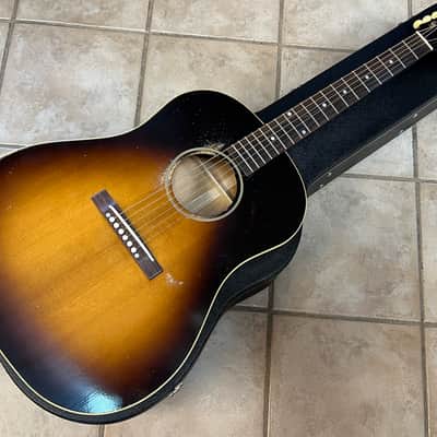 2025 Gibson Custom Murphy Lab 1942 Banner J-45 Heavy Aged Acoustic Guitar Vintage Sunburst image 2