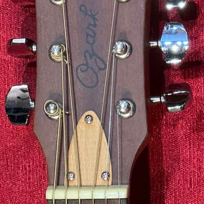 Ozark 3330E Electro-Acoustic Travel Guitar - Natural image 2