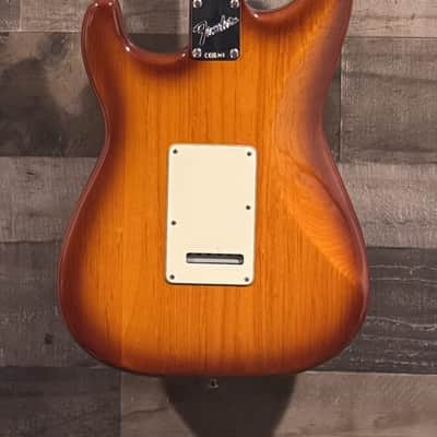 Fender American Performer Stratocaster Honey Burst COLOR:HONEY BURST image 9