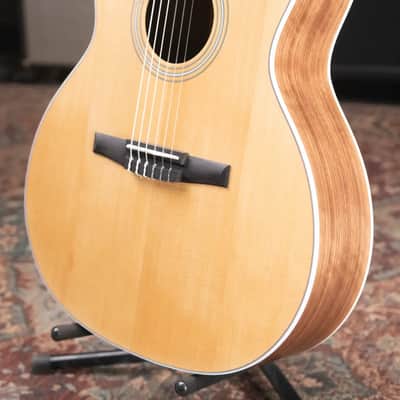 Taylor 214ce-N Nylon Grand Auditorium Acoustic/Electric Guitar with Gig Bag image 4