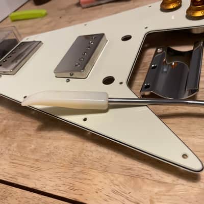 Gibson Custom Shop '67 Flying V Reissue pickups with Maestro Vibrola 2021 - Present - image 2