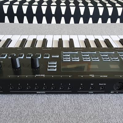 Arturia Keystep Pro Chroma 37-Key MIDI Controller image 3