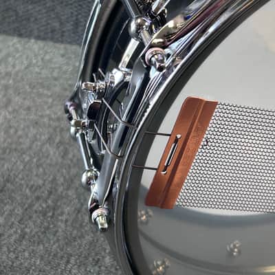 Ludwig 5.5x14" Universal Model Snare Drum - Black Brass image 15