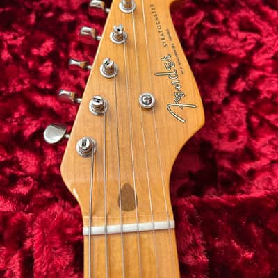 Fender 70th Anniversary American Vintage II '54 Stratocaster 2024 - 2-Color Sunburst image 4