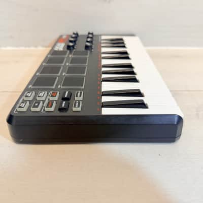 Akai MPK Mini 25-Key USB MIDI Keyboard Controller image 3