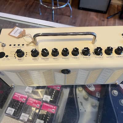 Yamaha THR10 10-Watt 2x3" Stereo Digital Modeling Guitar Combo image 3