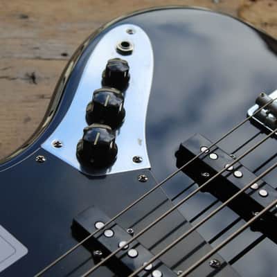 FENDER "Jazz Bass Standard Black" 4, 32 KG image 7