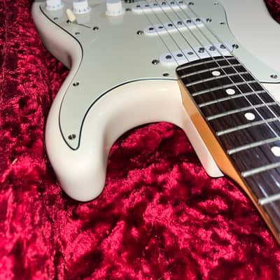 Fender American Standard Stratocaster with Rosewood Fretboard 2008 - 2016 - Olympic White image 9