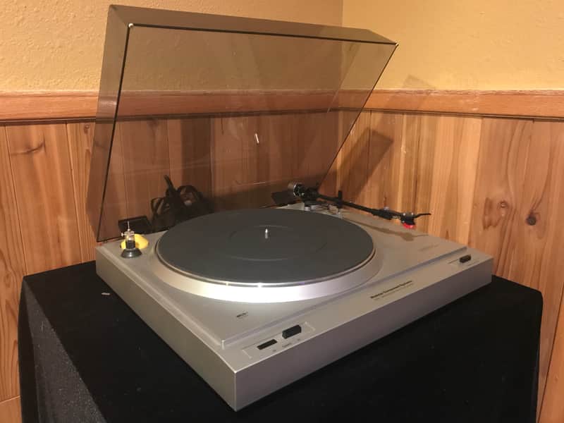 Technics 6202 1977 Silver MCS Semi automatic belt drive turntable phonograph record player image 1
