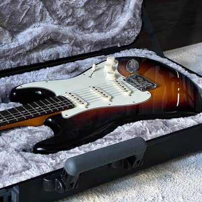 Fender American Ultra Stratocaster with Rosewood Fretboard 2022 - Present - Ultraburst image 4