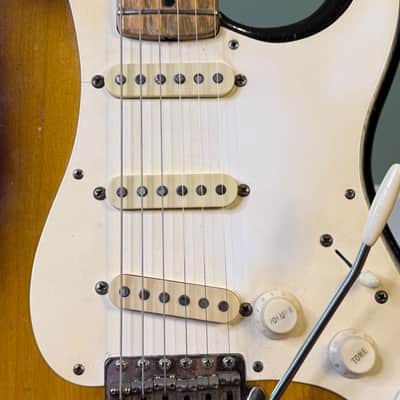 ORIGINAL 1957 Fender Stratocaster - Sunburst w/ OHSC Vintage - SEE VIDEO image 7