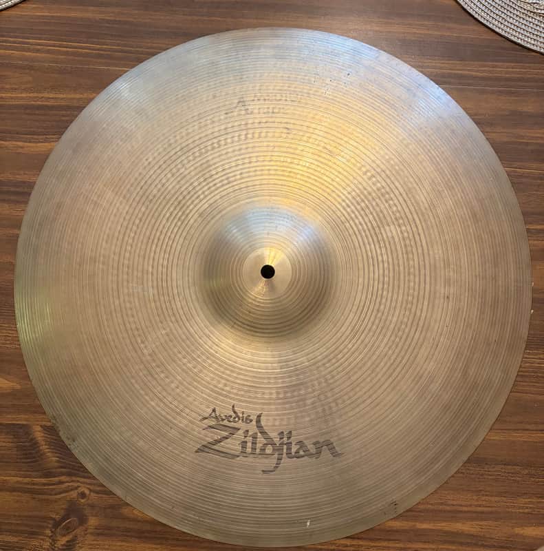 Zildjian 20" A Series Medium Ride Cymbal 2446g 1982 - 2012 - Traditional image 1