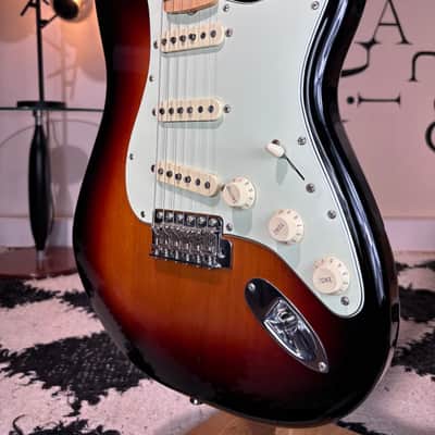 Fender Vintage RI 70's 3 Tone Burst Custom Build 7.8lb image 4