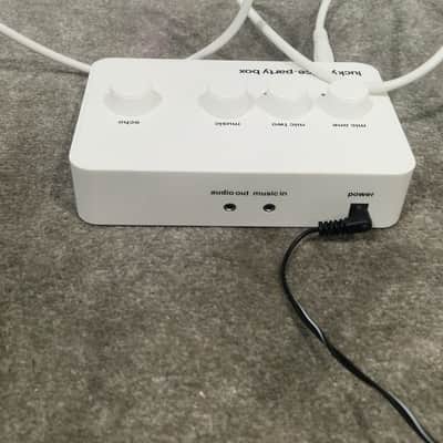 Lucky Voice Karaoke Kit - Karaoke System - White - Excellent image 10