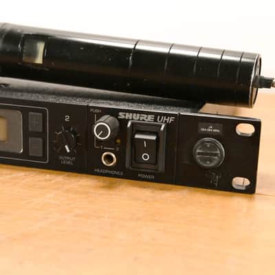 Shure U4D-J4 Wireless Receiver w/ two U2/BETA87A Handheld Mics - J4 Band CG01YHE image 2