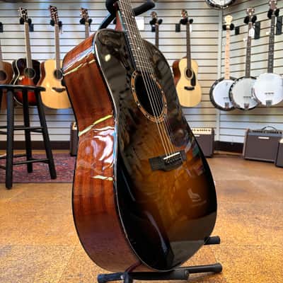 Eastman E2D-DLX-SB All-Solid Cedar/Sapele Dreadnought Acoustic-Electric Guitar Sunburst w/Padded Gig Bag image 2