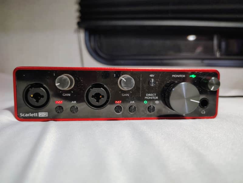 Focusrite Scarlett 2i2 3rd Gen USB‑C Audio Interface – Tested & Working – Excellent Condition – Fast Ship image 1