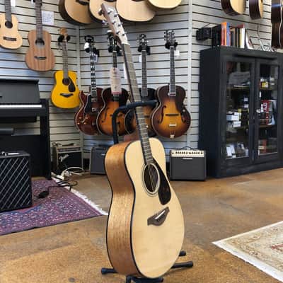 Yamaha FS800 Solid Top Concert Acoustic Guitar Natural image 5