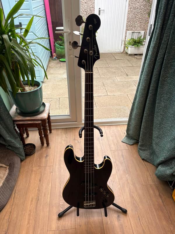 Fender Aerodyne Jazz Bass