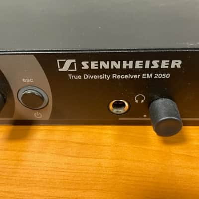 Sennheiser EM2050 GBW Receiver 606MHZ - 678MHZ image 2