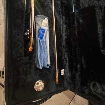 Yamaha YSL-354V Valve Trombone with mouthpiece - Excellent Condition image 5