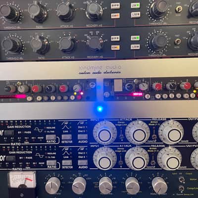 Racked Pair of Calrec DL1656 VCA Compressor/Limiters Bild 1