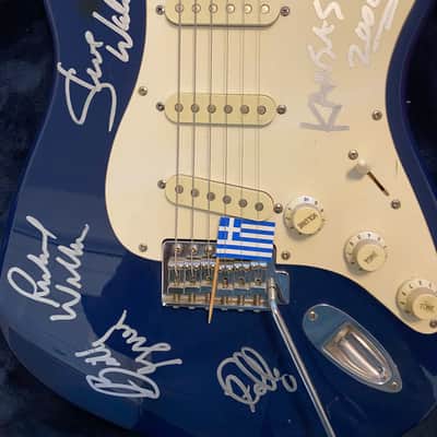 Autograph Kansas band, fender Squire guitar, mint condition Fender Squire 2000 - Pear Blue image 2
