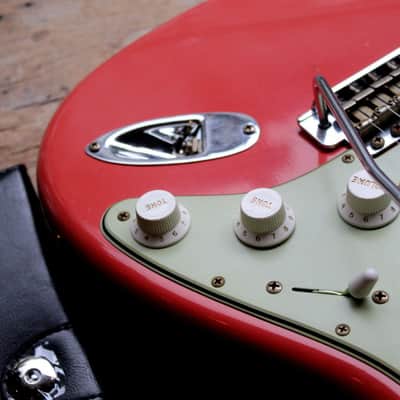 FENDER "Custom Shop Limited Edition 60’s Stratocaster Relic Journeyman Aged Tahitian Coral" HARDCASE, PAPERS, 3, 6 KG image 13
