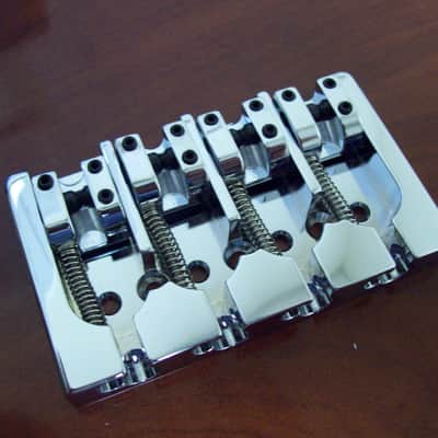 Hipshot A Style FM2 Aluminum Bass Bridge For Fender American Deluxe Bass - CHROME