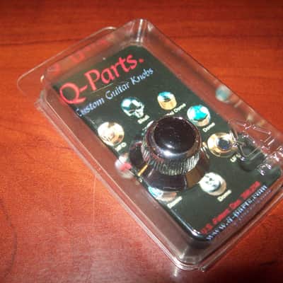 Q-Parts UFO Guitar Knob, ACRYLIC BLACK ON CHROME, #KCU-0731