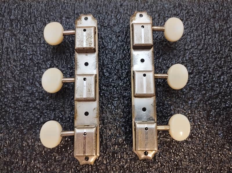Vintage 1953-1956 Kluson "No Line" Strip Tuners - 3 Per Side image 1