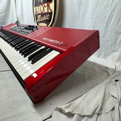 Clavia Nord Electro 3 Seventy Three 73-key Piano & Organ Synthesizer Keyboard with Pedal + Bag image 8