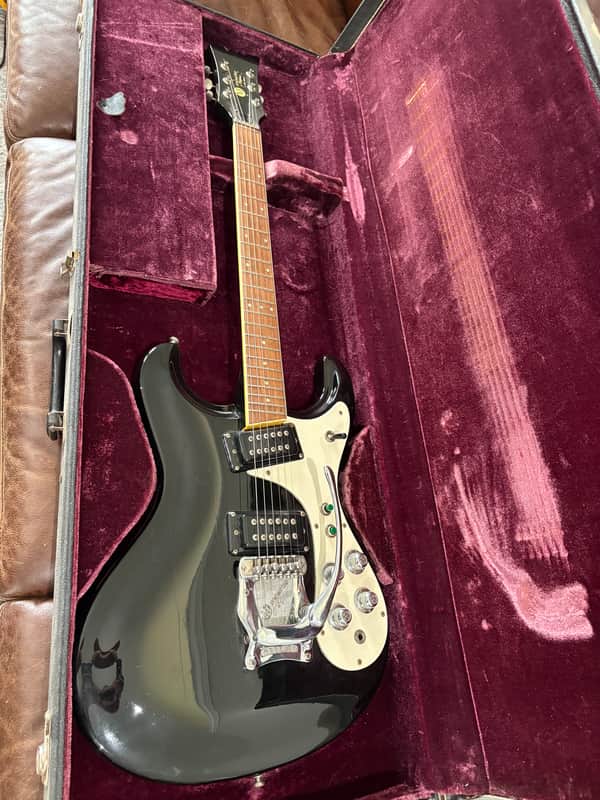 Mosrite Ventures V-II 1973 - Black image 1