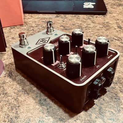 Universal Audio Ruby ’63 Top Boost Amplifier 2022 - Present - Ruby / Silver image 6