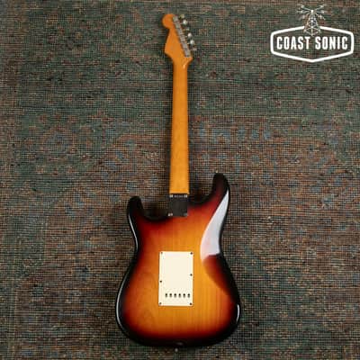 1997 Fender American Vintage Reissue '62 Stratocaster with original case AVRI image 4