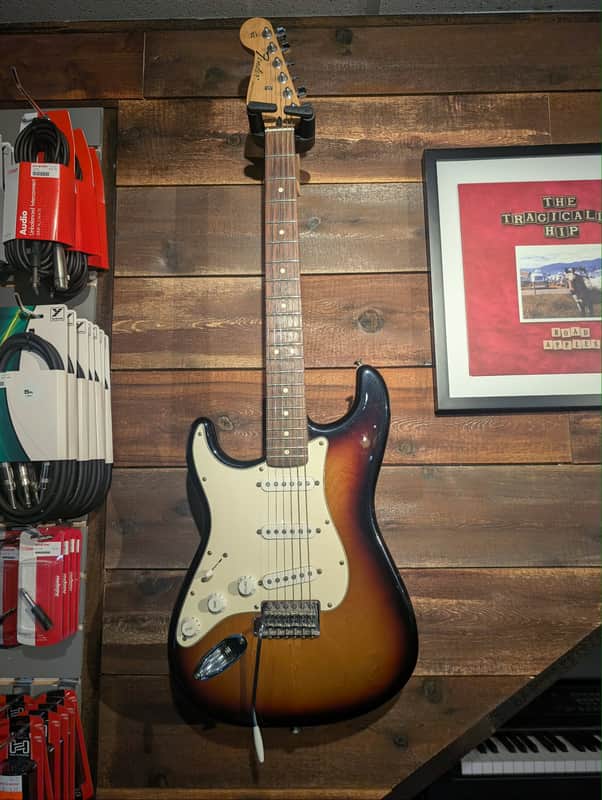 Fender Left-Handed Standard Stratocaster with Rosewood Fretboard 2006 - 2017 - Brown Sunburst