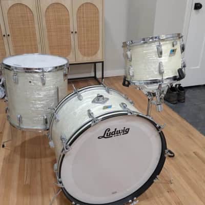 Ludwig Classic Maple Fab Outfit 9x13 / 16x16 / 14x22" Drum Set image 2