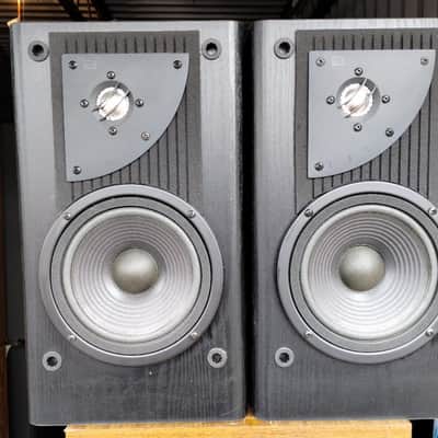 JBL LX300 large bookshelf speakers in very good condition - 1990's image 1