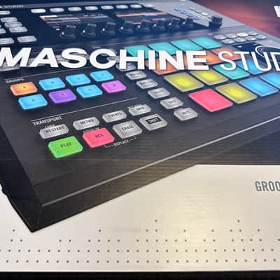 Native Instruments Maschine Studio 2010s - Black image 16