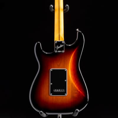 Fender American Professional Classic Stratocaster 3 Color Sunburst image 9