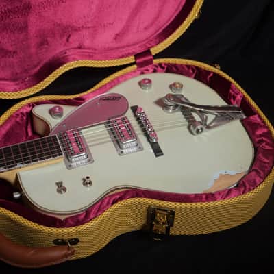 Gretsch Custom Shop 59 Duo Jet Masterbuilt by Chad Henricksen Heavy Relic - Faded Sonic Blue image 15